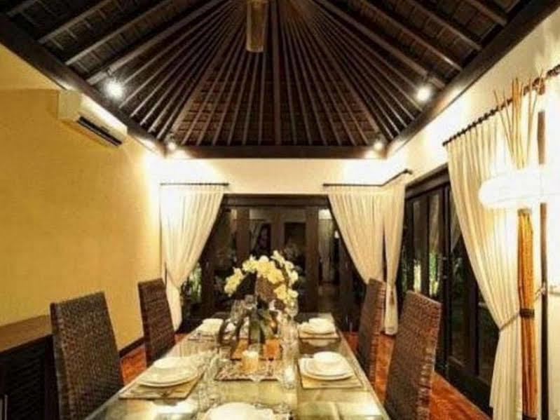 Villa Cantik 乌玛拉斯 外观 照片
